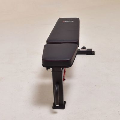 Sit Up Bench-oefenapparatuur met metalen frame en rode verstelbare rugleuning